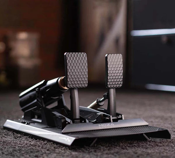 MOZA Racing mBooster Pedal Set — pack pédales actives, vue 2